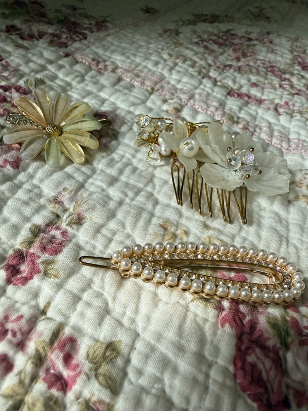 Pearl and Floral Hair Accessory Set - Ivory & Gold - Picture 3 of 3